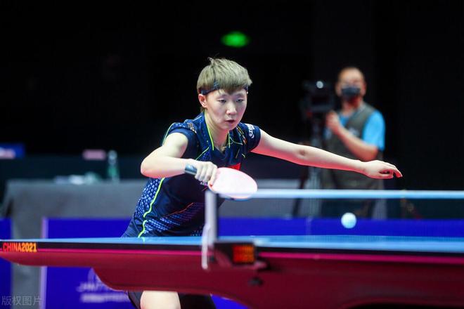 他的步伐轻 他的步伐轻